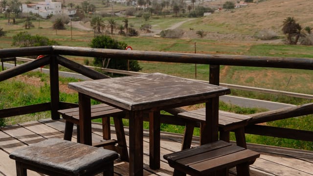 Terrasse en bois grisée avant dégrisage