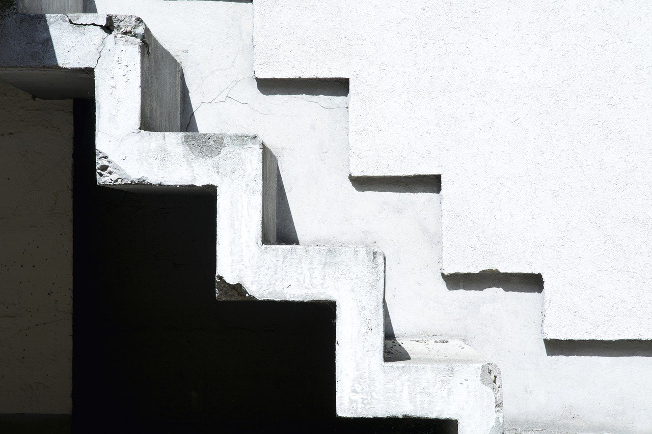 rattraper des marches d'escalier avant carrelage