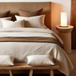 Chambre à coucher rustique avec un tapis en fibres naturelles (jute, sisal)